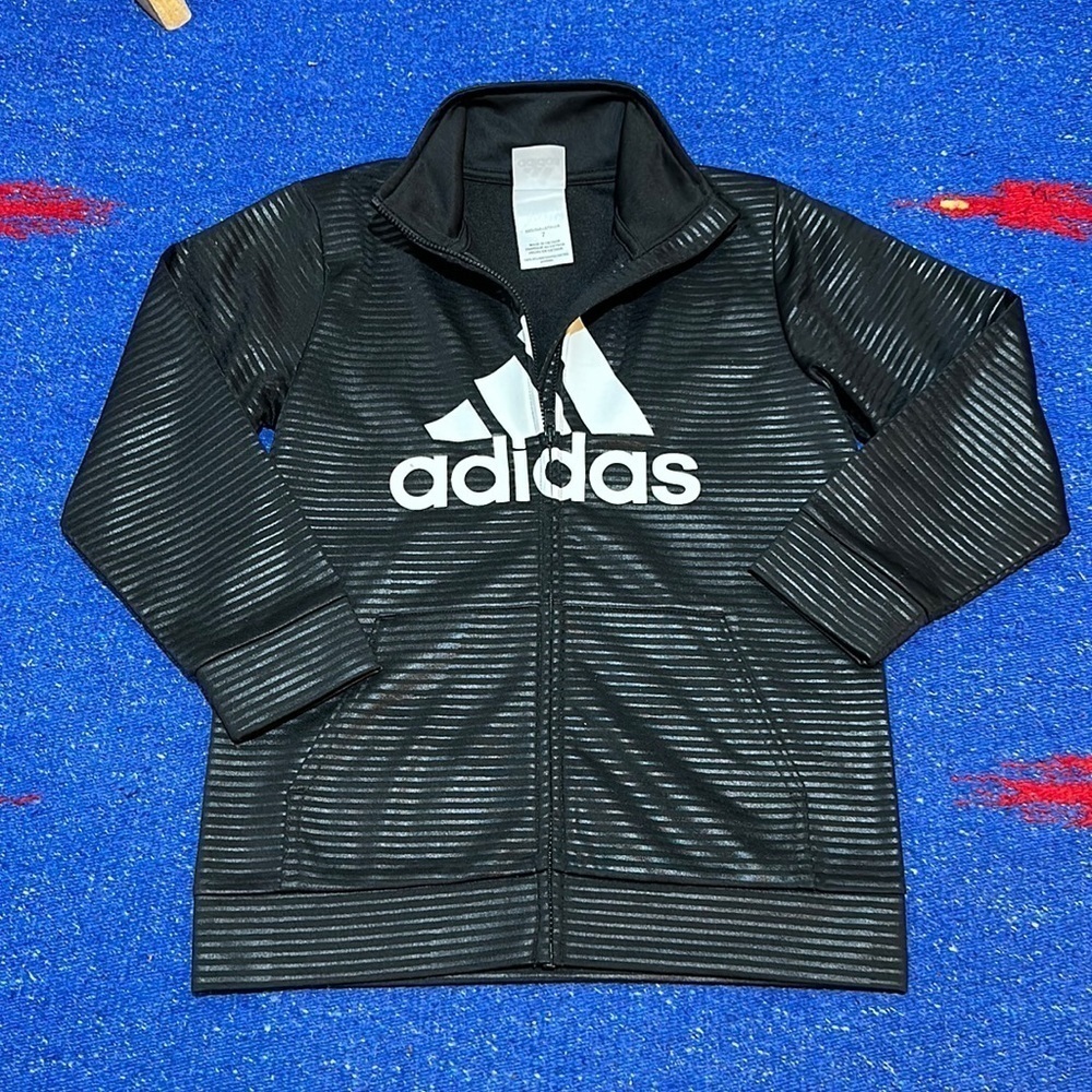 3 for 20 🤗Adidas Boys' Tricot Jacket size 7 price firm!